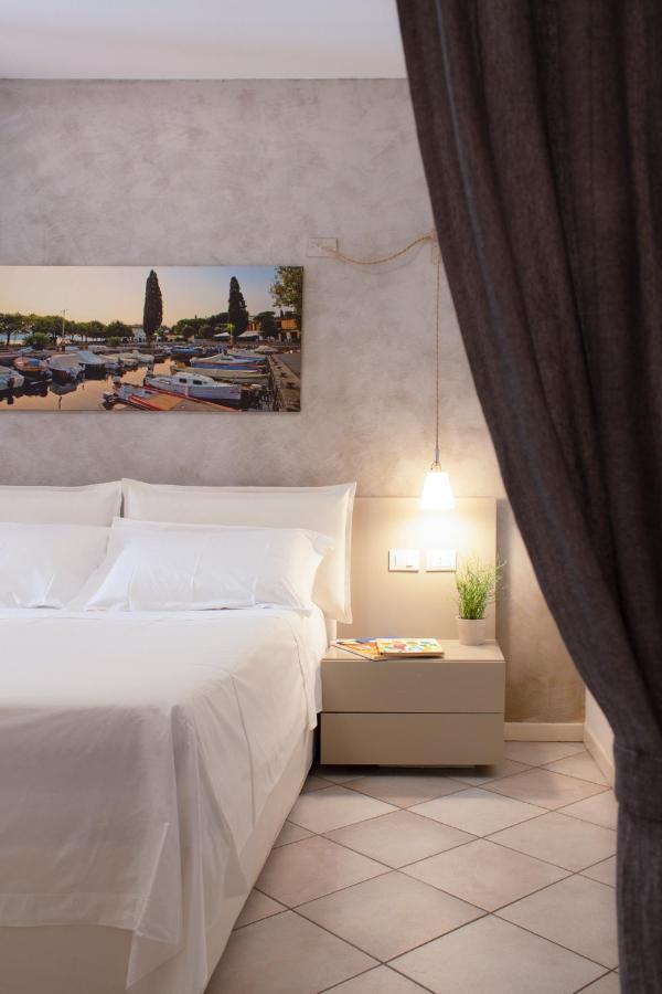 Chiare Ginestre Appartement San Felice del Benaco Buitenkant foto